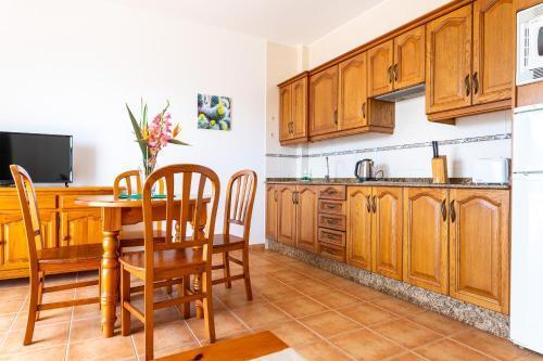 Apartamentos Los Quiqueres 卡门港 外观 照片