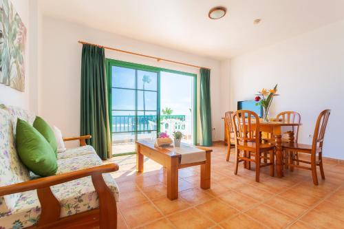 Apartamentos Los Quiqueres 卡门港 外观 照片